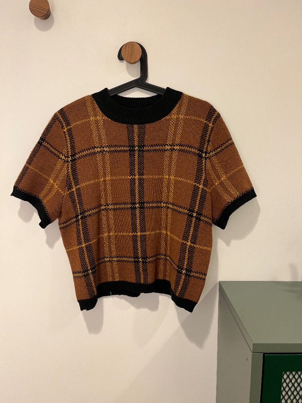 Oversized Plaid Short Sleeve Sweater, Size S/M
